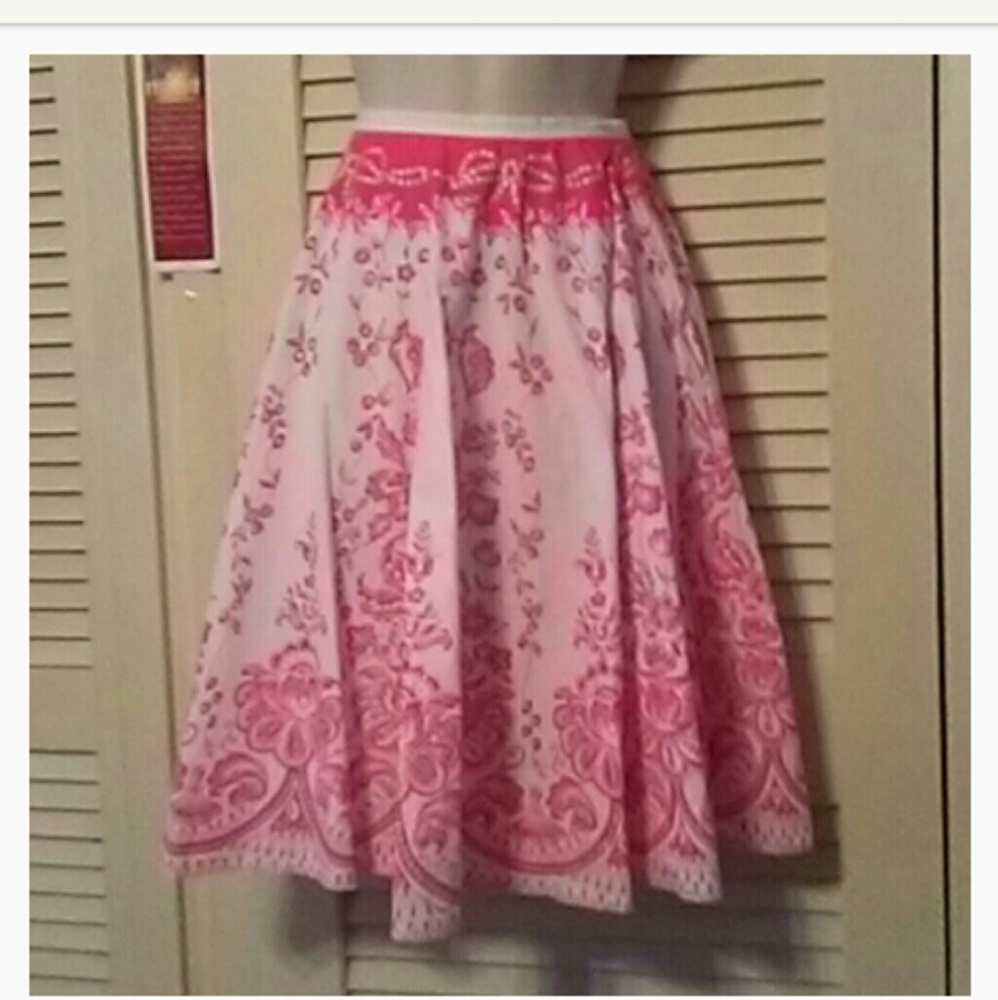 SIZE 6 BENTLEY A. SKATER SKIRT